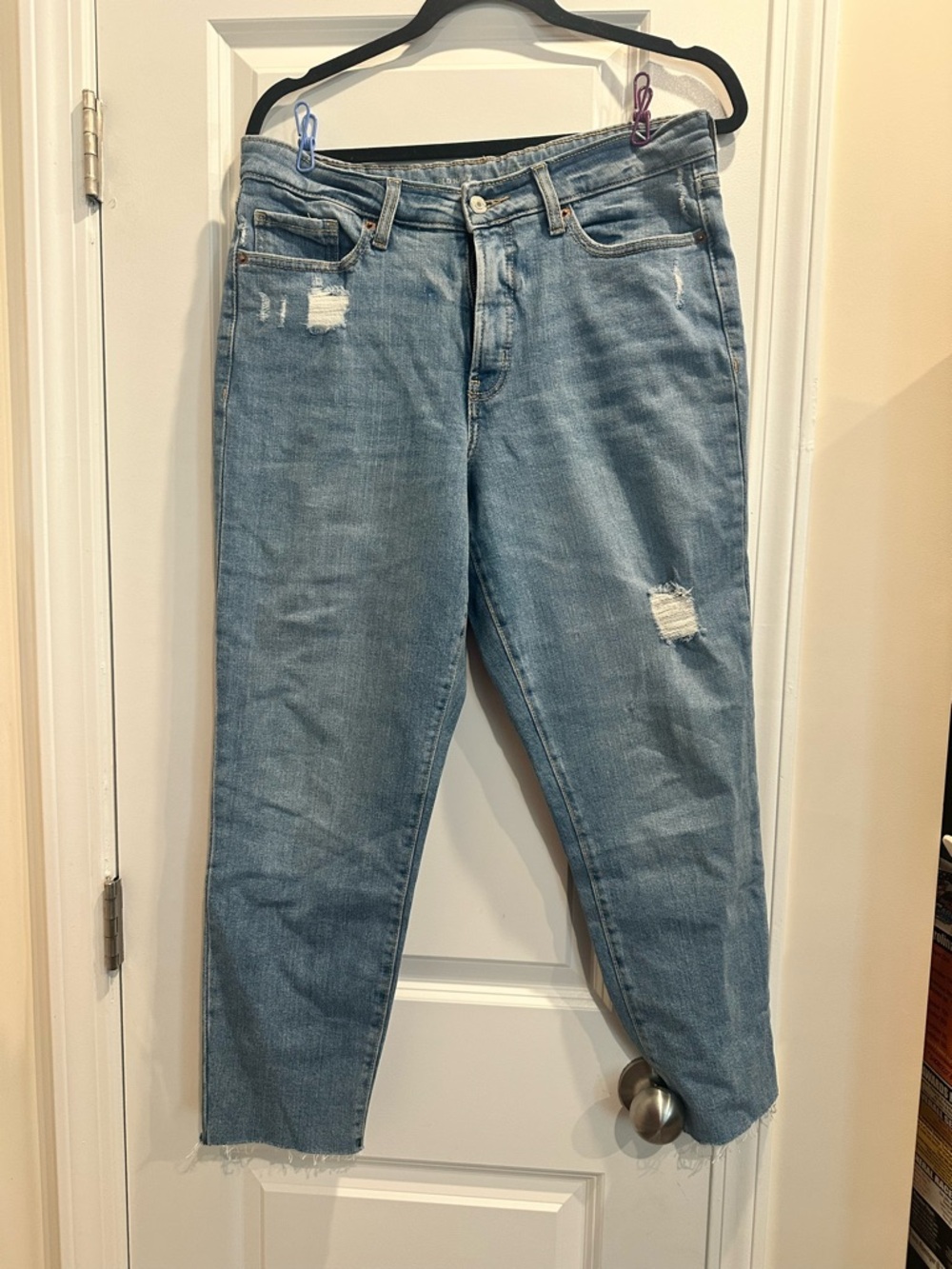Old Navy Light Blue Relaxed Distressed Women’s Jeans